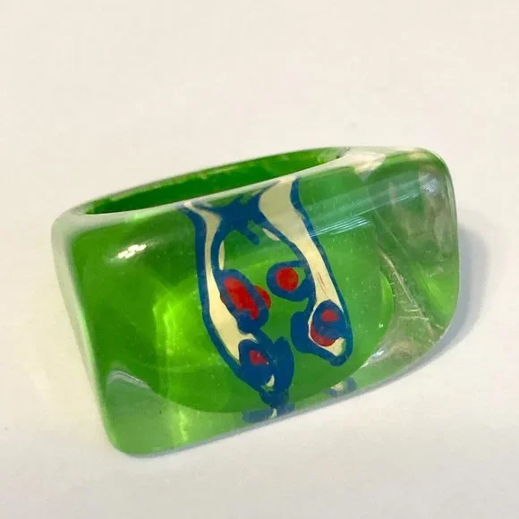 Vintage Lucite Acrylic Ring Size 6 Retro Abstract Hand Painted Green Blue Red - Picture 10 of 12